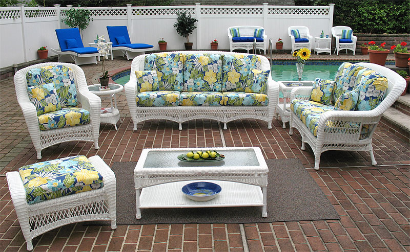 White Palm Springs Resin Wicker Furniture Sets